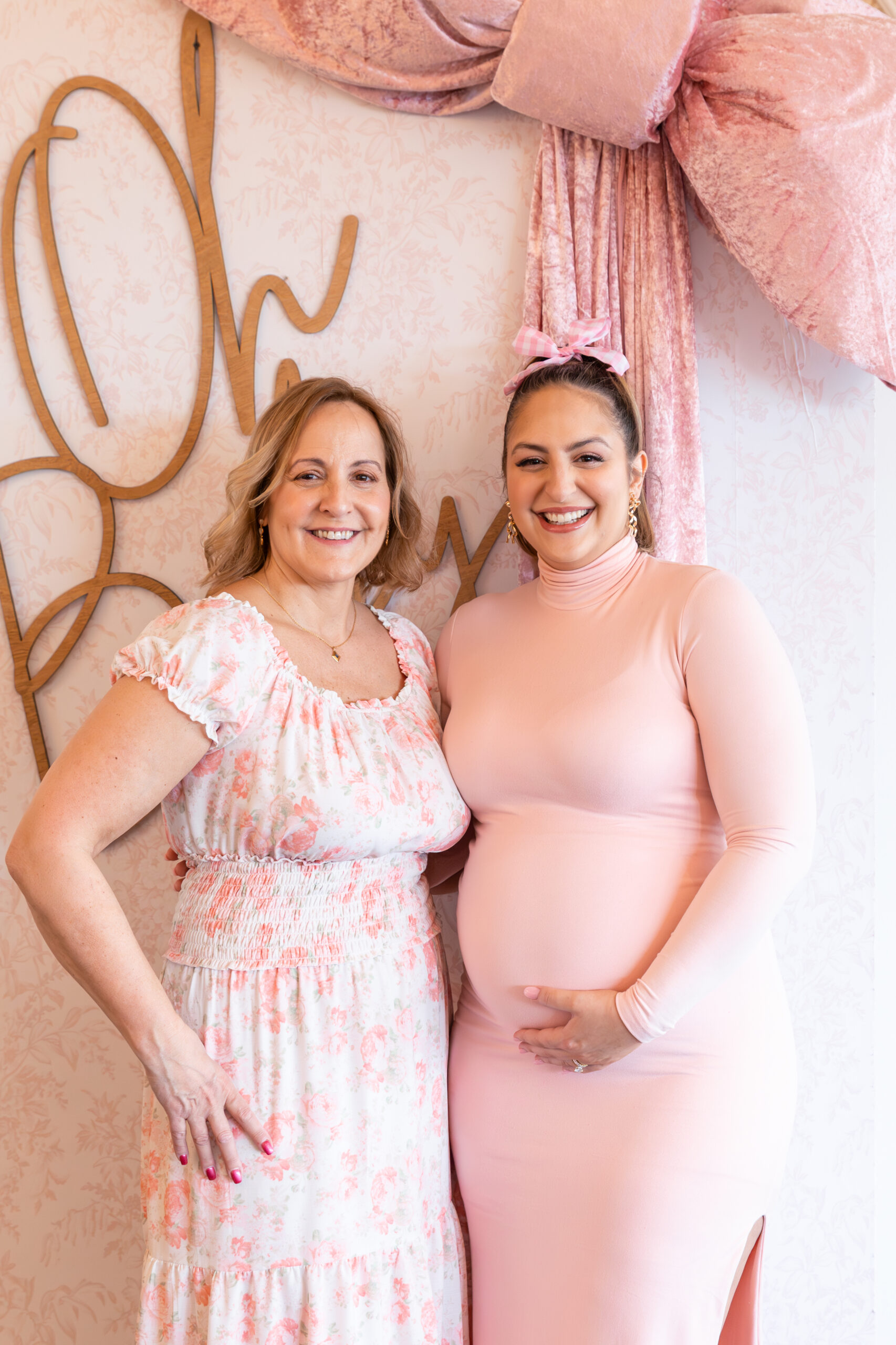 Baby Shower Guest Outfits and photo wall